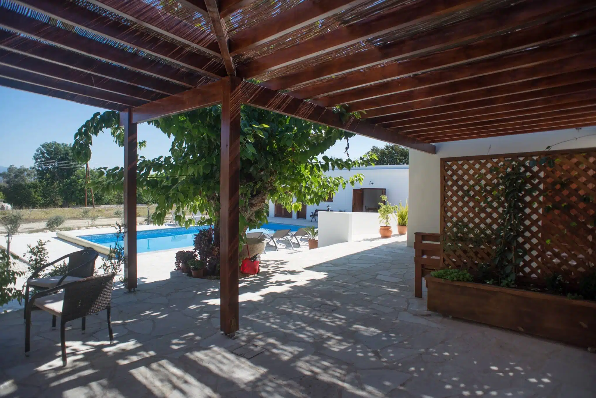 Chloe's House Veranda Makrinari Palati