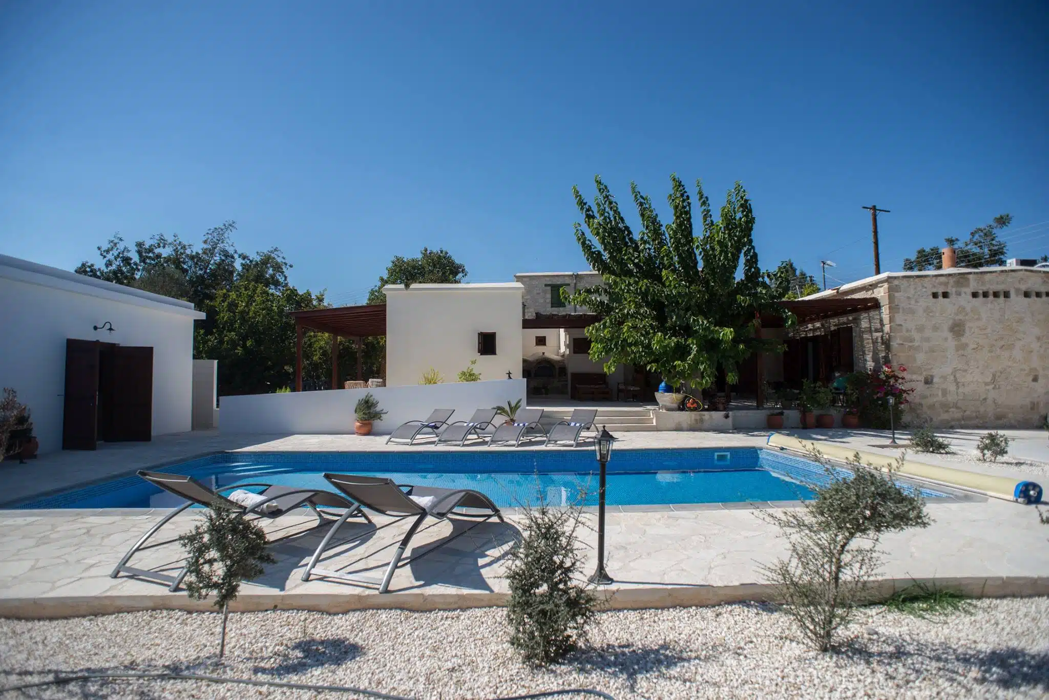 Chloe's House Exterior Pool 2